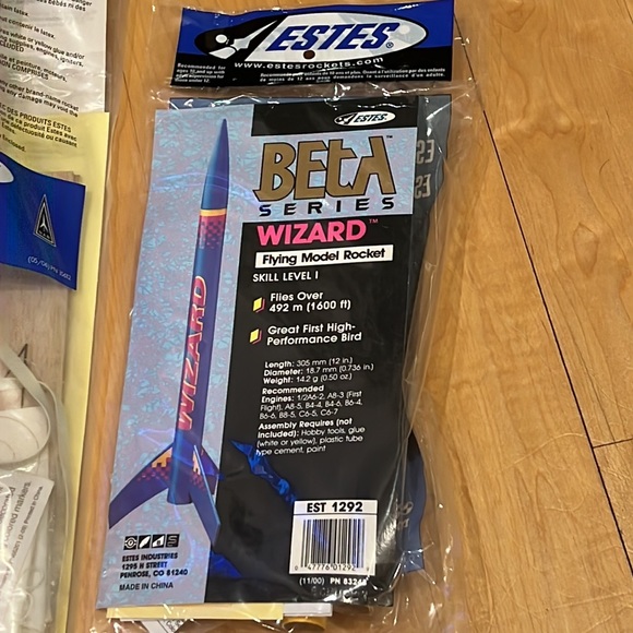 New Estes Beginner Flying Model Rockets Big Bertha & Beta Series Wizard Hobby - Picture 3 of 10